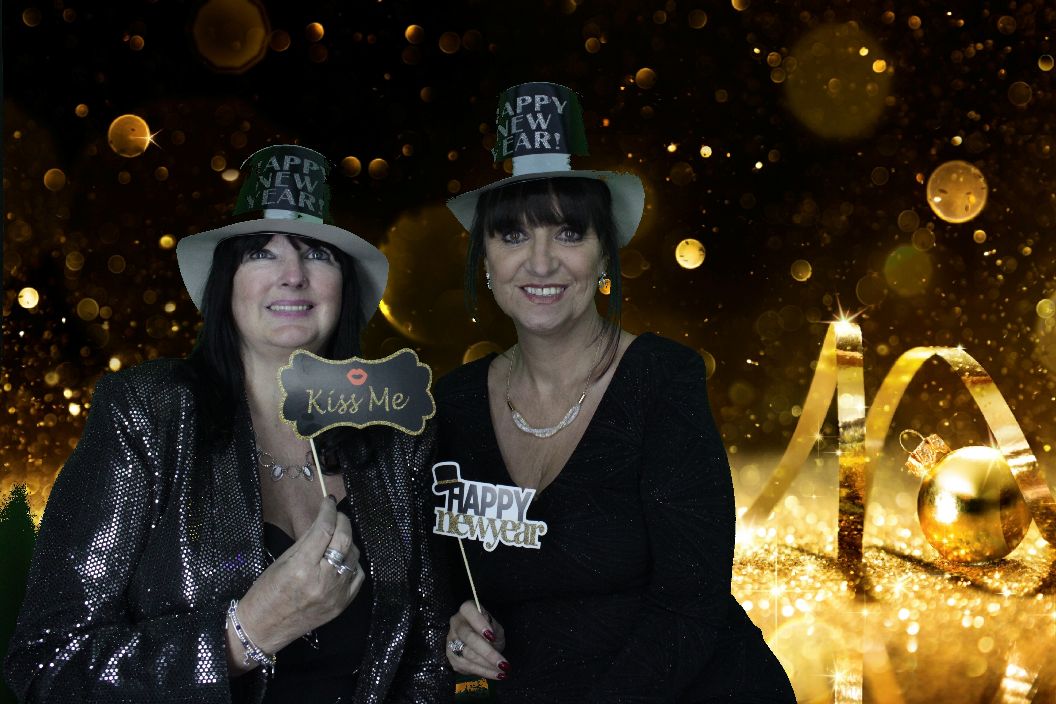 NYE Party | View more photos from the event at gallery.myphotoboothexperience.co.uk/u/MyPhotoBoothExperienceLtd/NYE-Party